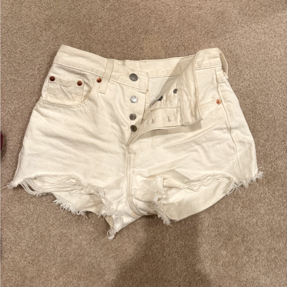 Levi’s 501 high waisted shorts, white denim